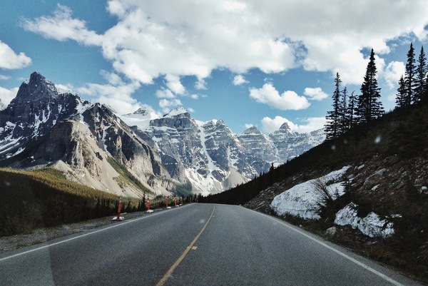 Straße zum Moraine Lake Kanada Rockies Straße zum Moraine Lake Kanada Rockies