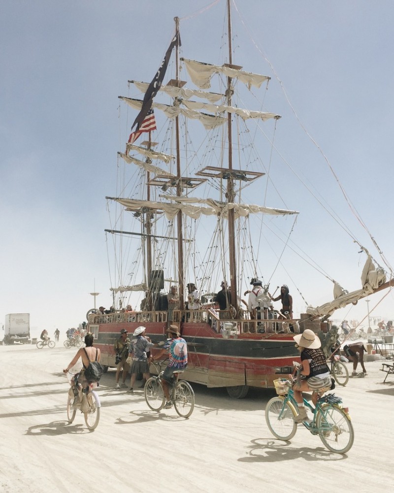 Schiff Art Car Burning Man