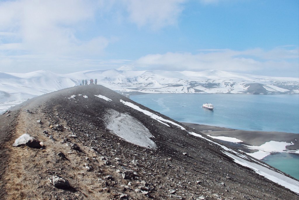 Deception-island-Antarktis-Hurtigruten-Ausflug