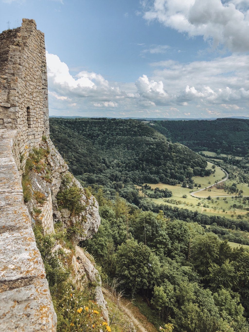 Burg-Hohenneuffen-Schwaebische-Alb-Blick