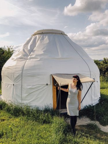 Hofgut-Hopfenburg-Jurte-Glamping-Schwaebische-Alb