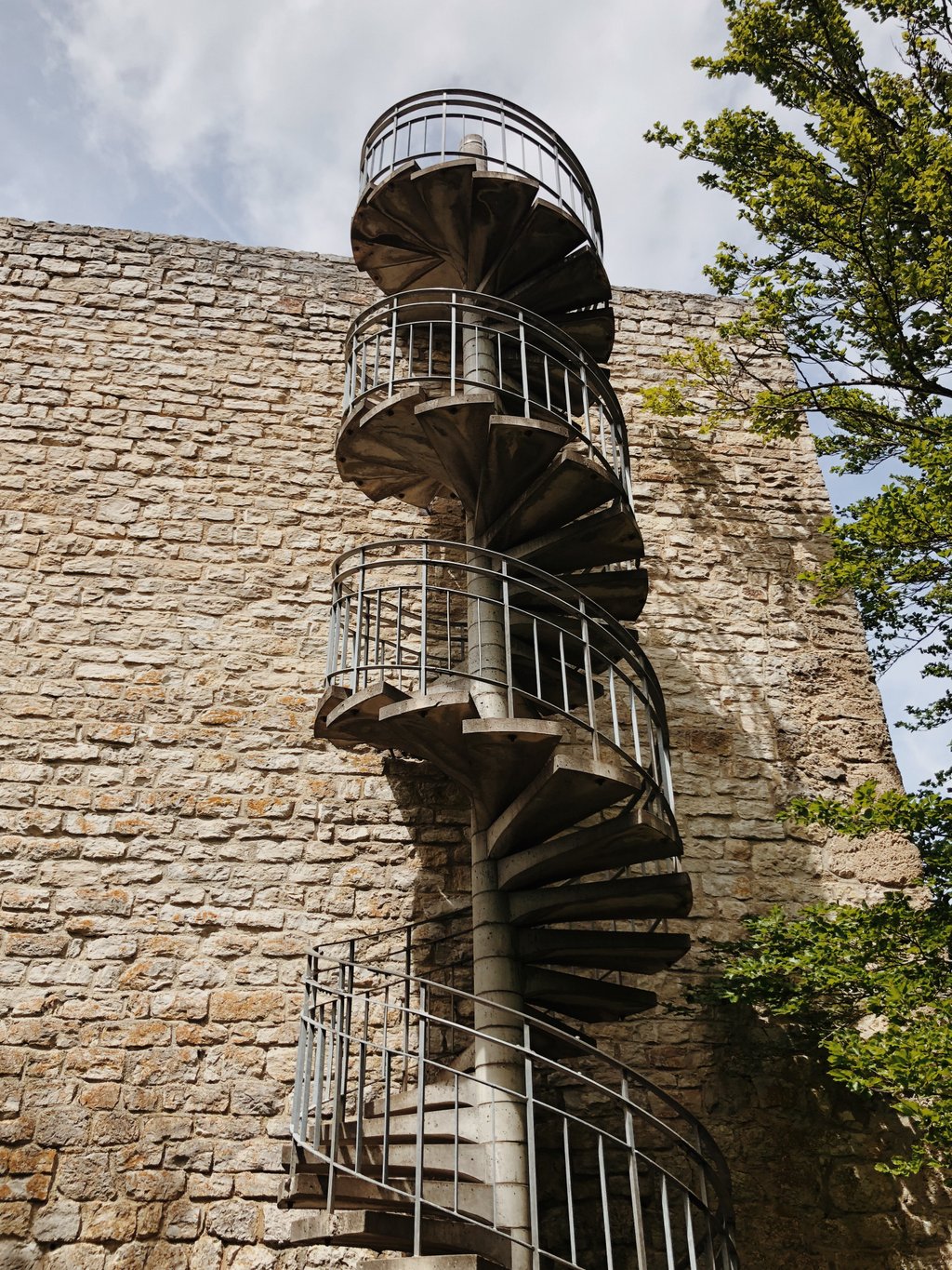 Ruine-Wartstein-Treppe-Turm