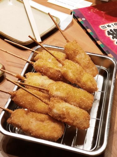 Kushikatsu-Spiesse-Food-Osaka-Japan