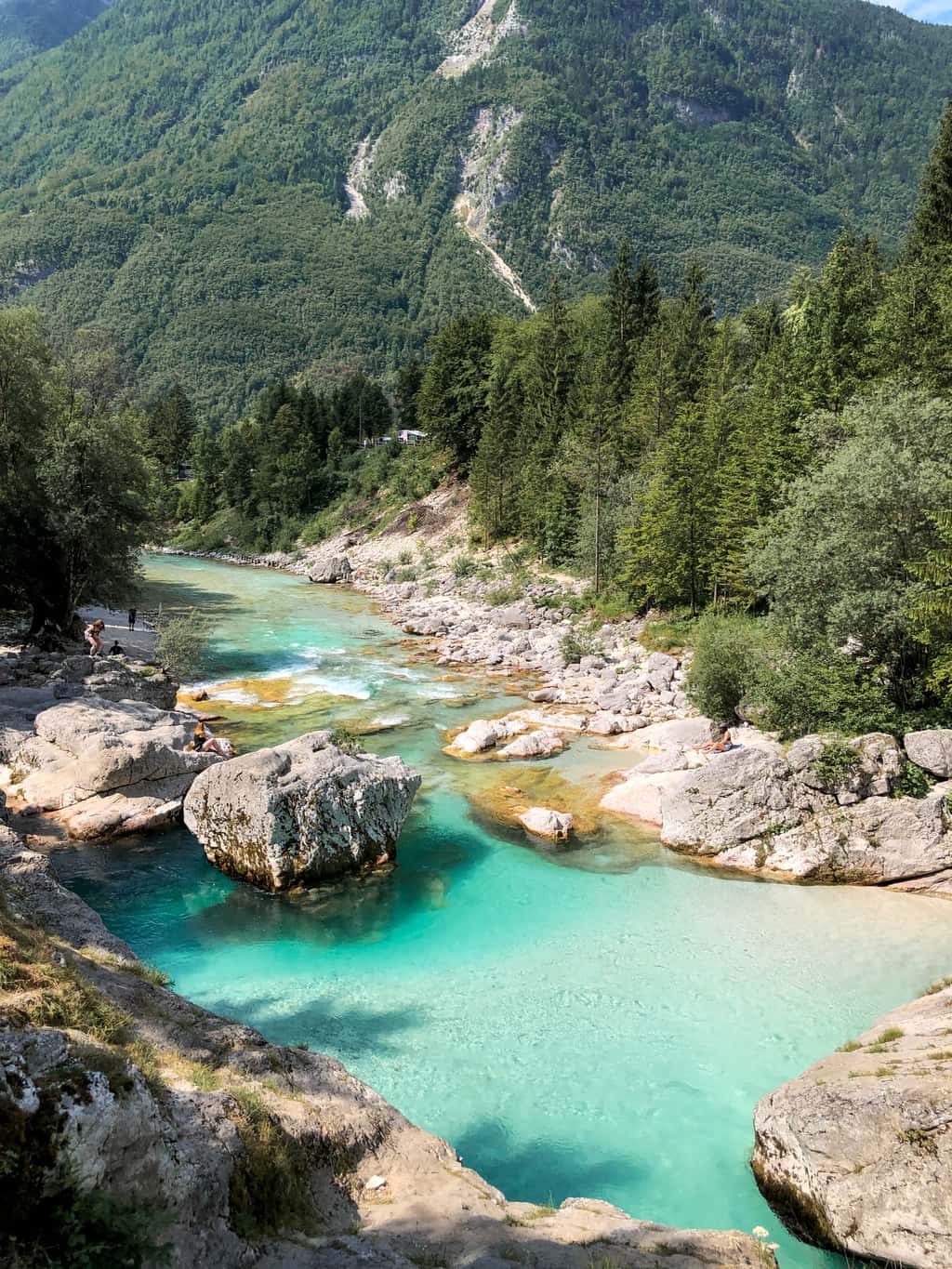 Baden im Soca-Tal in den slowenischen Alpen